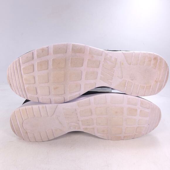 Nike Tanjun Lace Up Athletic Running Shoe Womens Size 10 812655-011 Black - Picture 7 of 10